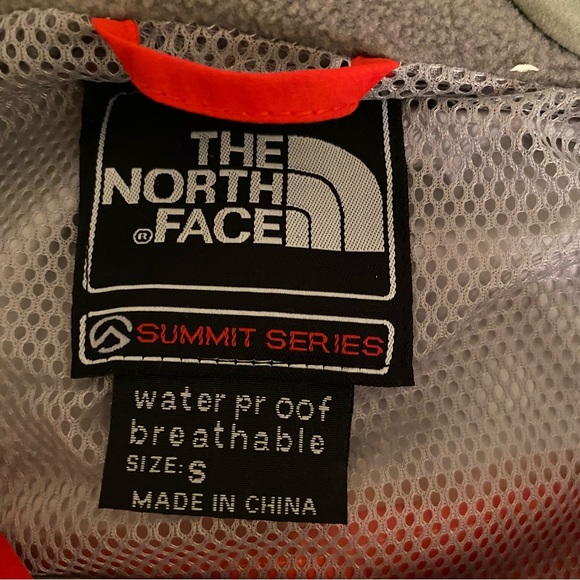 The North Face ski jacket - Picture 6 of 8
